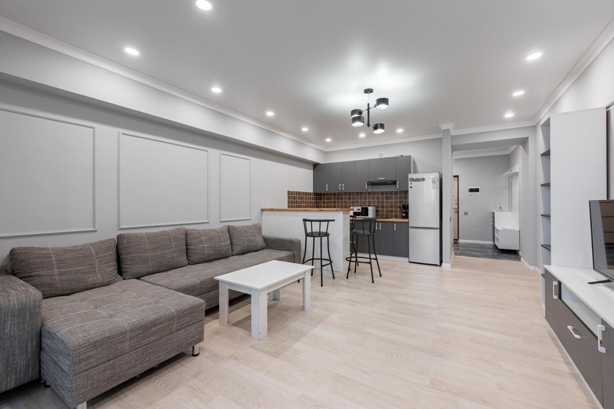 One Bedroom Apartment Next To Arbat In The Heart Of Alma-Ata Buitenkant foto